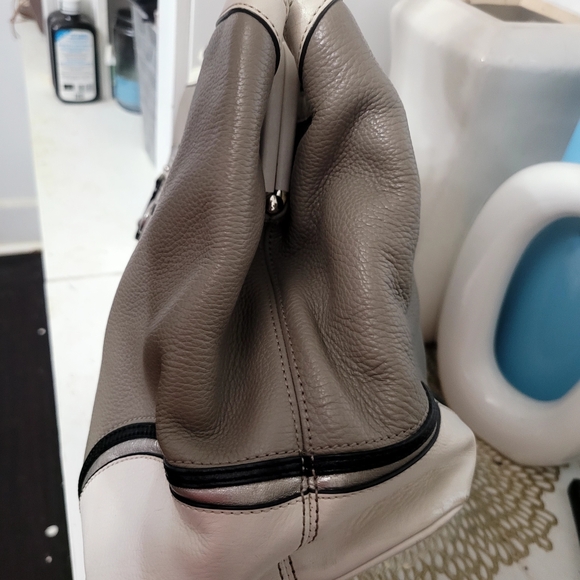 Coach Gray and Cream Satchel - Picture 5 of 16